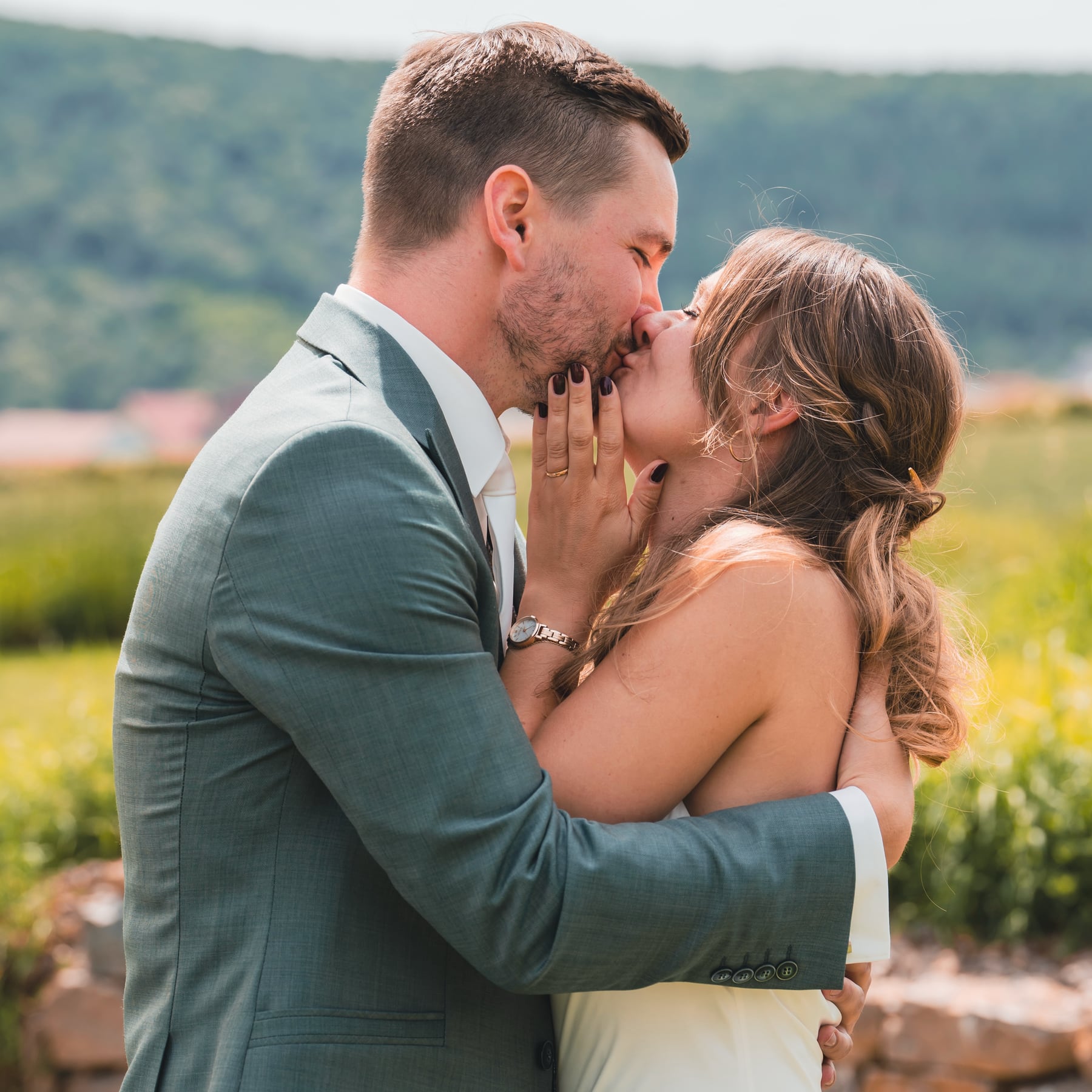 Unaufdringliche Hochzeitsfotografie mit Nähe